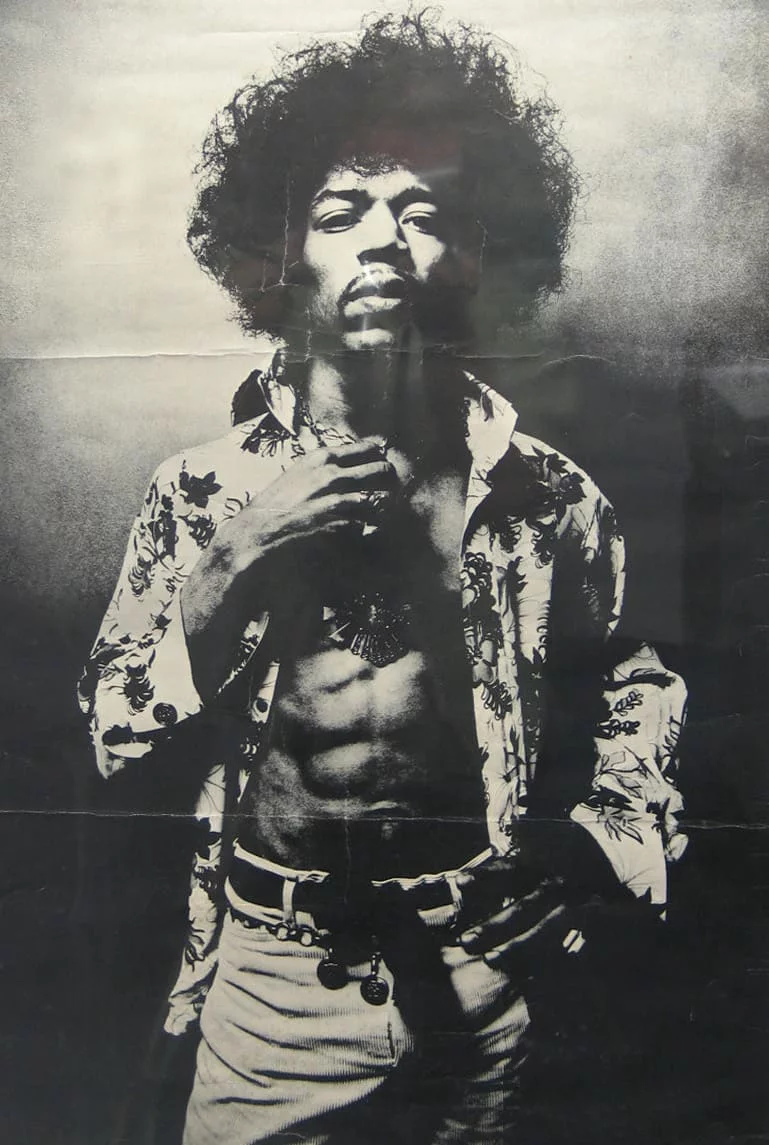 Jimi Hendrix auf einem Schwarz-Weiß-Bild.